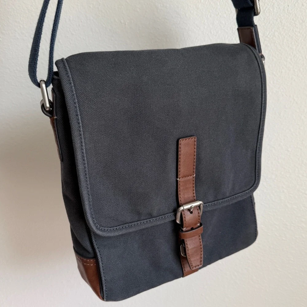 Fossil Davis NS City Messenger Crossbody Bag Navy